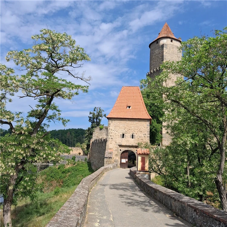 Orlík a Zvíkov s plavbou