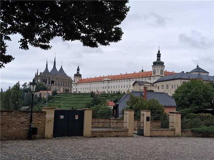 Kutná Hora, Kačina a Žleby