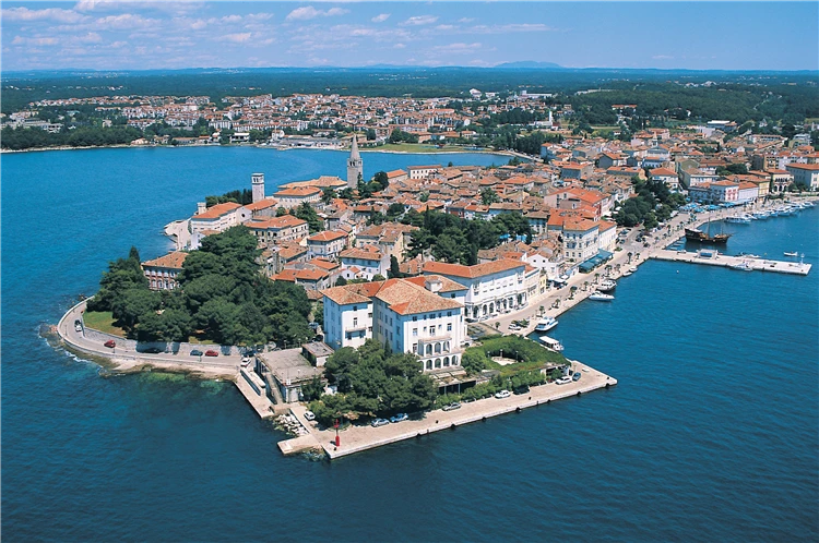 Pohled na Poreč a okolí Hotelu Delfin | Poreč / Hotel Delfin