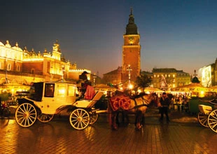 Historické centrum Krakova s dominantou Mariánského kostela | Advent v Krakově - městě králů a umění