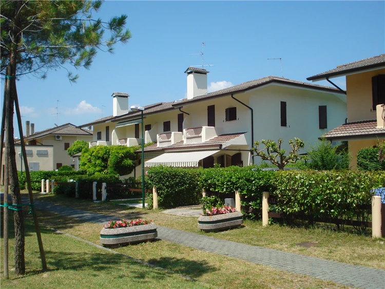Celkový pohled na vilový komplex Los Nidos | Caorle - Porto Santa Margherita / Vilky Los Nidos