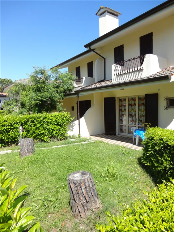 Los Nidos – altán nebo stínová zóna u vily | Caorle - Porto Santa Margherita / Vilky Los Nidos