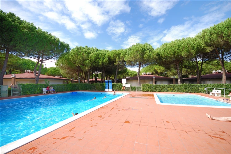 Plavecký bazén s lehátky, Villaggio Tivoli Bibione | Bibione / Villaggio Tivoli