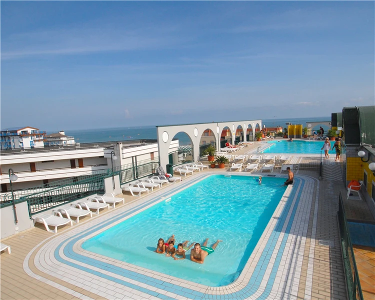 Bazén Residence Cristoforo Colombo v Caorle | Caorle / Residence Cristoforo Colombo