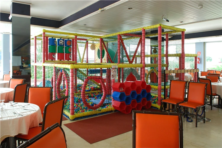Dětský koutek v restauraci hotelu Surf Mar | Lloret de Mar / Hotel Surf Mar