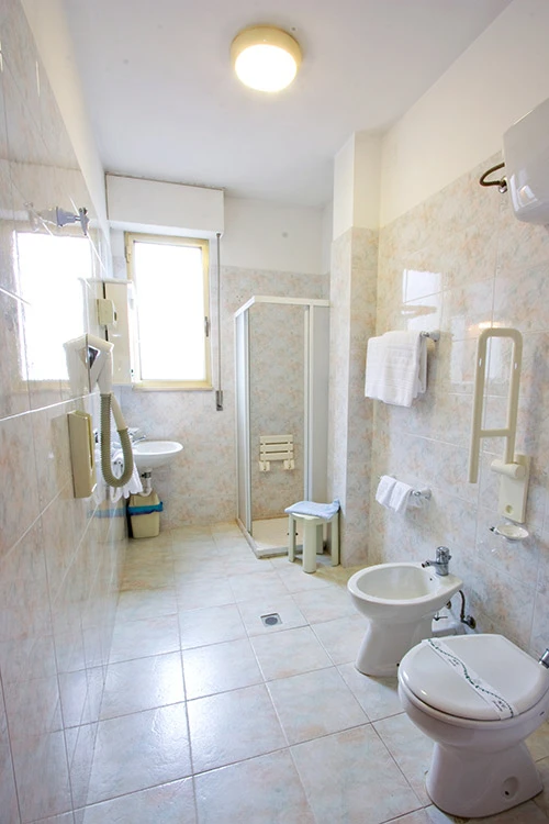 Hotelový pokoj s postelemi v hotelu Solarium | San Benedetto del Tronto / Hotel Solarium