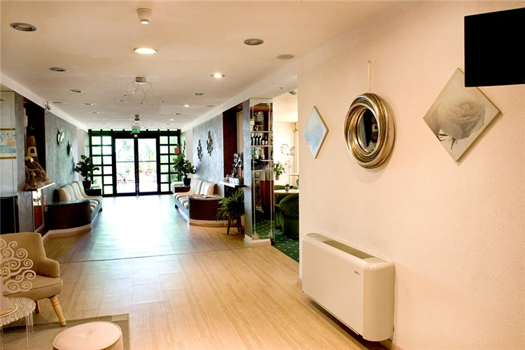 Recepce a vstupní hala hotelu Solarium | San Benedetto del Tronto / Hotel Solarium