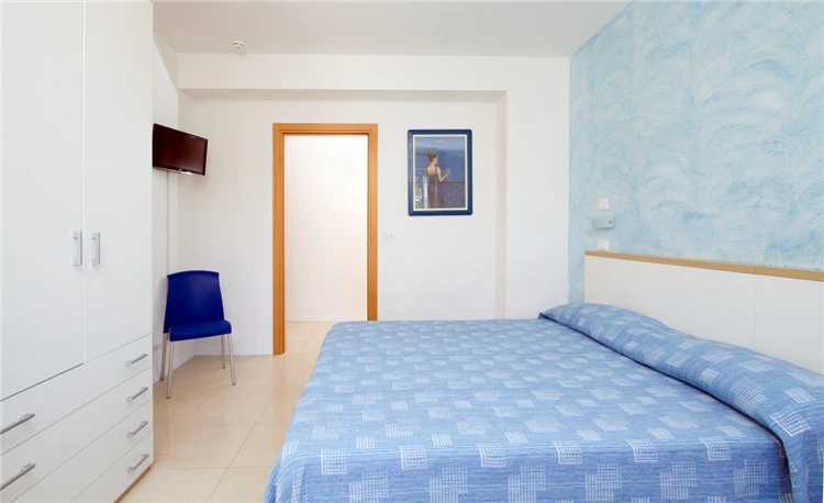 Světlá ložnice v apartmánu I Delfini, Cupra Marittima | Cupra Marittima / Residence I Delfini