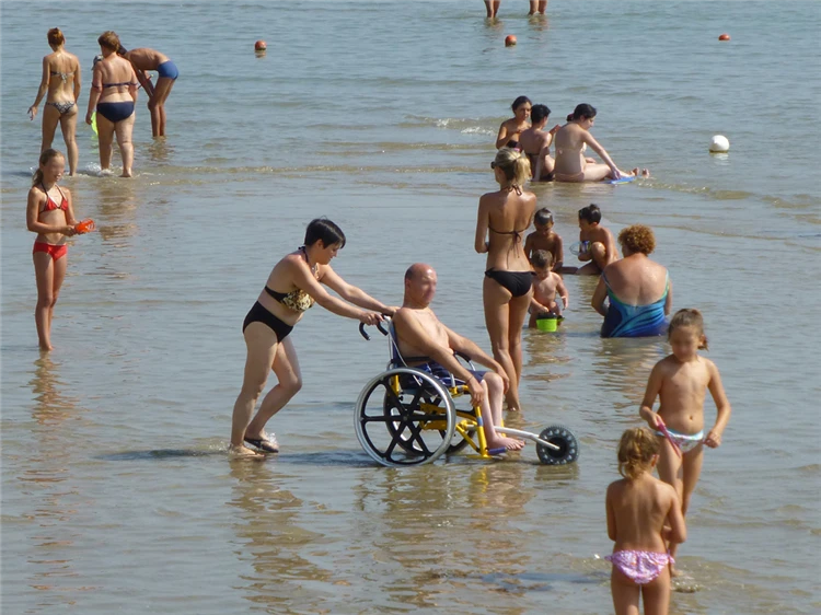 Pohled na areál a okolí rezidence I Delfini | Cupra Marittima / Residence I Delfini