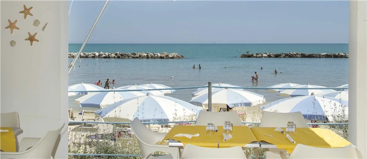 Plážové středisko Chalet Alta Marea u rezidence I Delfini | Cupra Marittima / Residence I Delfini