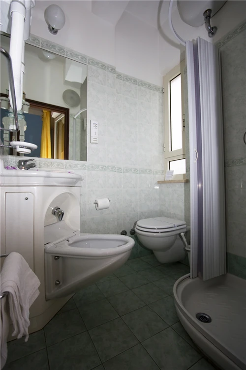 Relaxační zóna u bazénu hotelu Mocambo | San Benedetto del Tronto / Hotel Mocambo