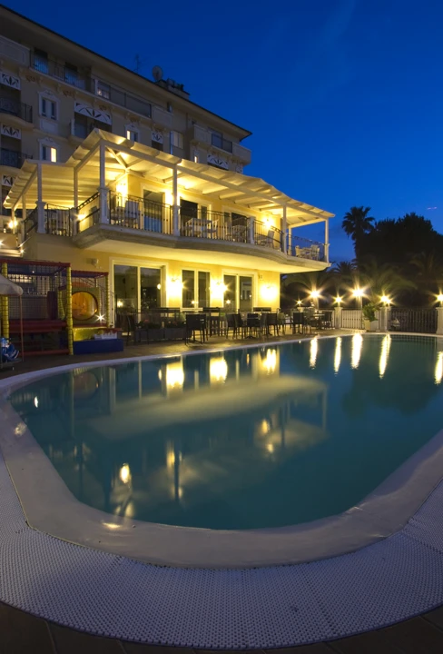 Vstupní hala hotelu Mocambo | San Benedetto del Tronto / Hotel Mocambo