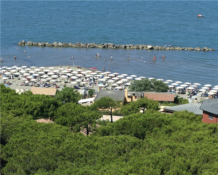 Argentario Village – rekreační zóna s travnatými plochami | Albinia / Argentario Camping Village