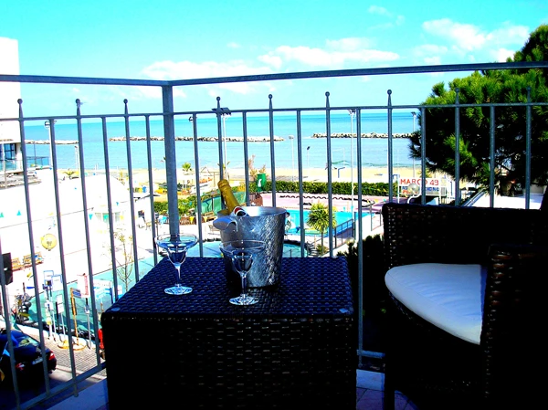 Pokoj s postelemi v hotelu Playa, Rimini | Rimini / Hotel Playa