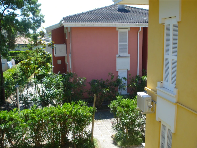 Residence Pleiadi – venkovní terasa s posezením | Caorle - Porto Santa Margherita / Residence Pleiadi