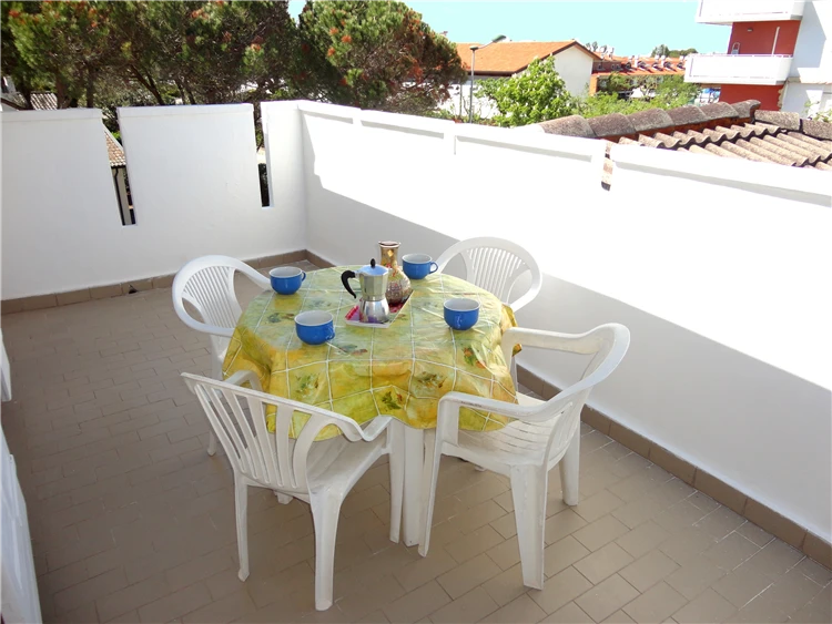 Residence Pleiadi – večerní pohled na osvětlený areál | Caorle - Porto Santa Margherita / Residence Pleiadi