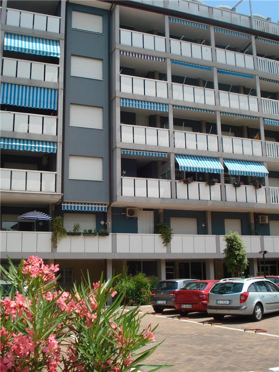 Soggiorno Adriatico – pohled na budovu ze strany Corso Venezia | Caorle - Porto Santa Margherita / Residence Soggiorno Adriatico