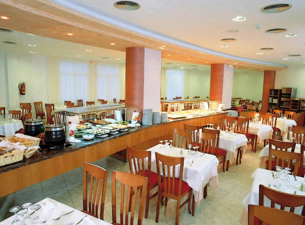 Restaurace hotelu GHT Marítim v Calelle | Calella / Hotel GHT Marítim