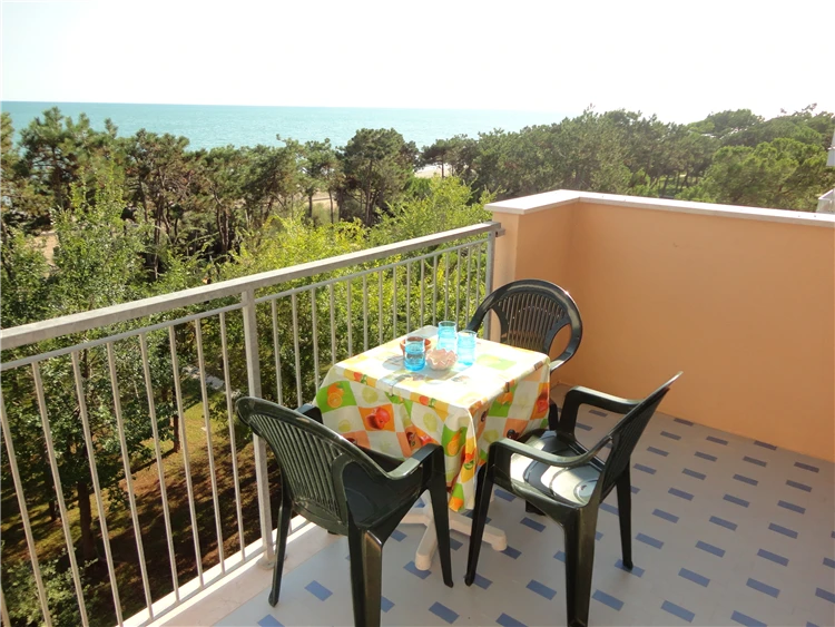 Apartmán č. 816 v Residence Miramare – výhled z okna | Caorle - Porto Santa Margherita / Residence Miramare