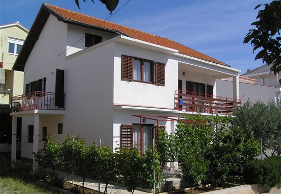 Vodice / Apartmánový dům Zdravko - Dalmácie