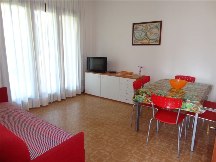 Zahrada vil Iride v letním slunci u Caorle | Caorle - Porto Santa Margherita / Vilky Iride