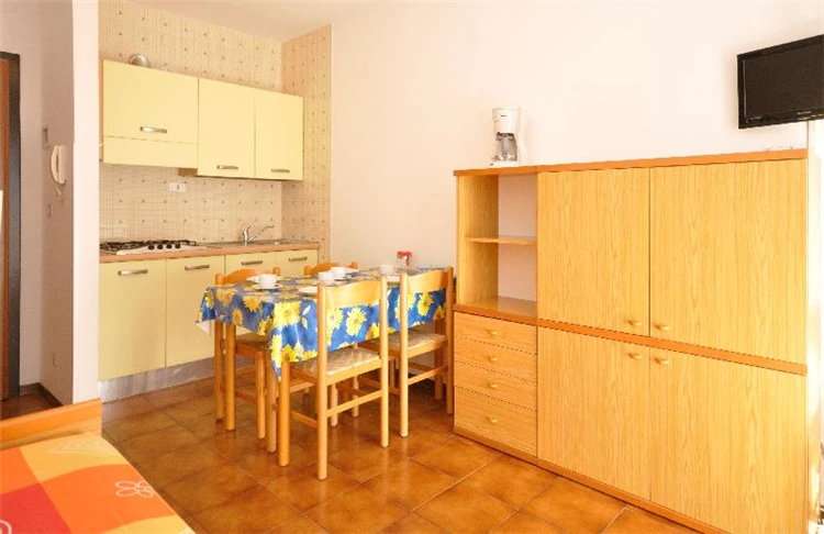 Kuchyňský kout apartmánu Tiepolo v Bibione | Bibione / Residence Tiepolo