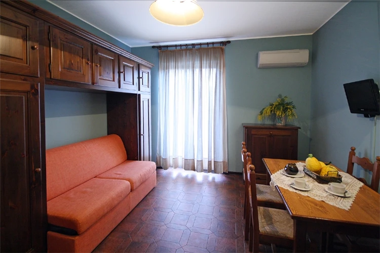 Okolní příroda a zeleň rezidence La Meridiana | San Bartolomeo al Mare / Residence La Meridiana
