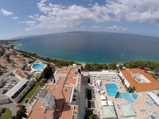 Bluesun Hotels Alga – areál resortu Afrodita v Tučepi | Tučepi / Bluesun Hotel Alga