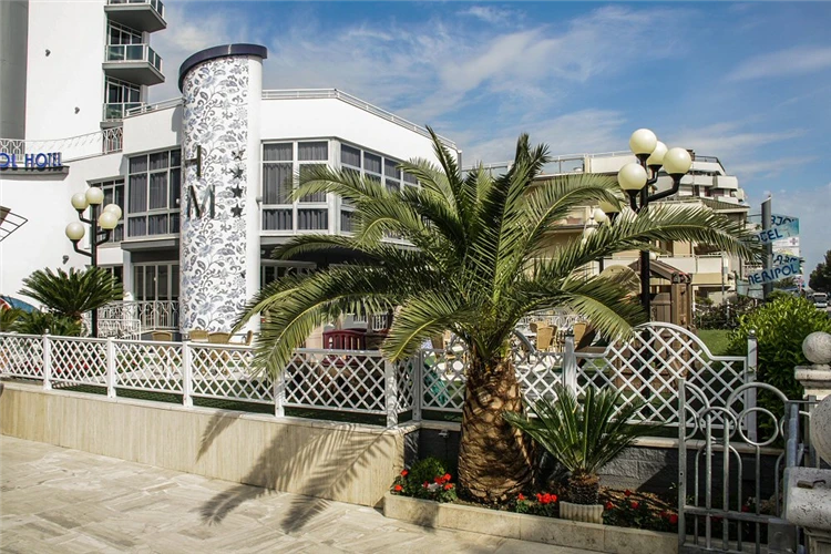 Pohodlné posezení v salónku hotelu Meripol | Alba Adriatica / Hotel Meripol