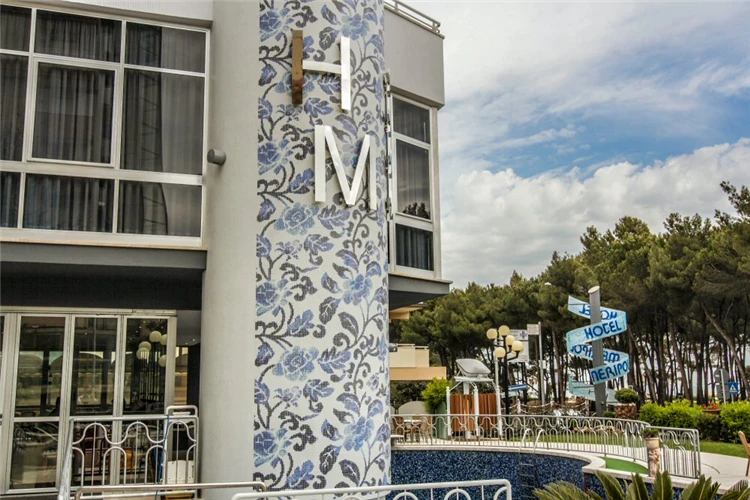 Denní místnost s křesly v hotelu Meripol | Alba Adriatica / Hotel Meripol