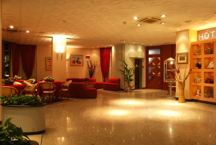 Fasáda hotelu Meripol v Alba Adriatica | Alba Adriatica / Hotel Meripol