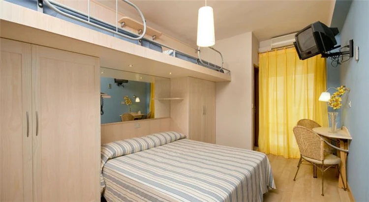 Pláž v San Benedetto del Tronto u hotelu Mocambo | San Benedetto del Tronto / Hotel Mocambo