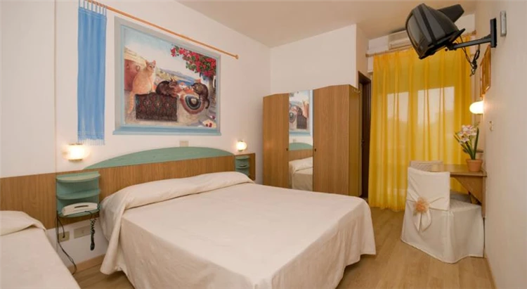 Písečná pláž a moře v San Benedetto del Tronto | San Benedetto del Tronto / Hotel Mocambo