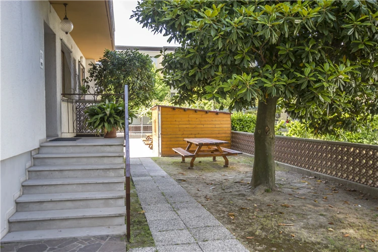 Exteriér vily Villa Alpi v Lignanu – pohled zvenčí | Lignano / Villa Alpi